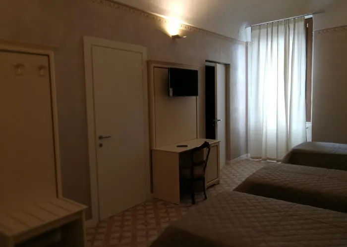 לינה וארוחת בוקר Il Berso Di Porta Catena ואסטו